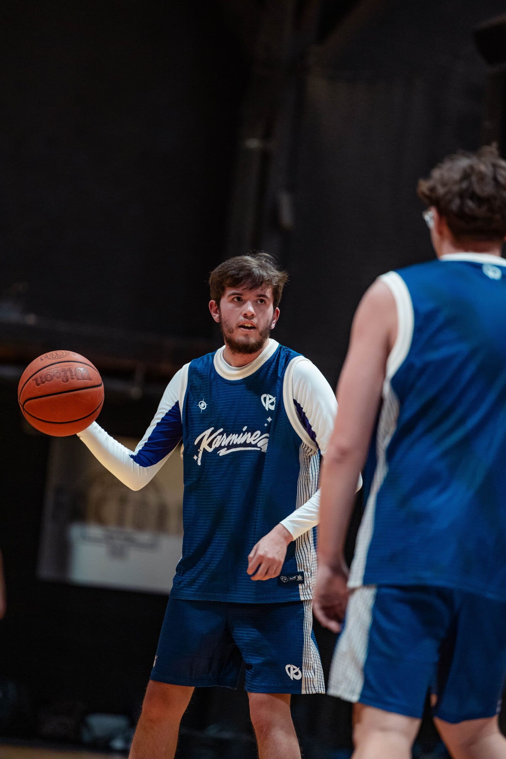 Un joueur ballon en main pendant le KC Air Ball